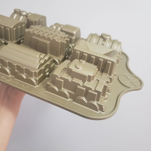 Nordic Ware Train Cake Pan 5 Cups - Picture 4 of 12